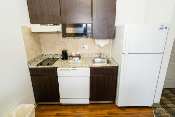 MainStay Suites Knoxville Airport image 29